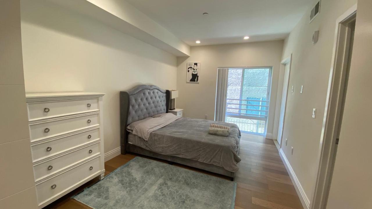 Gorgeous Apt With Parking In Ktown La Лос-Анджелес Экстерьер фото